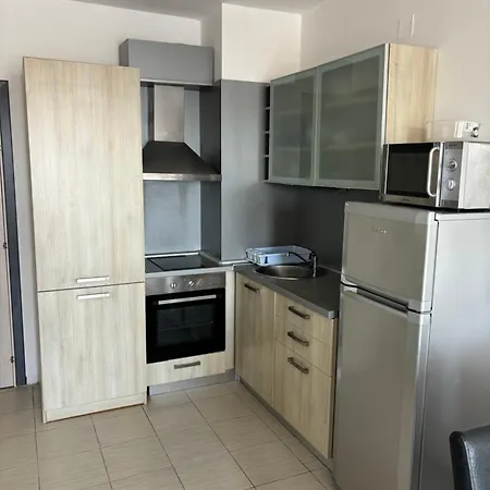 Διαμέρισμα Beachside - 100 Meters From The Sea Τσερνομόρετς