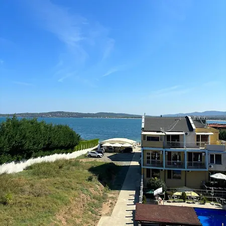 Beachside - 100 Meters From The Sea